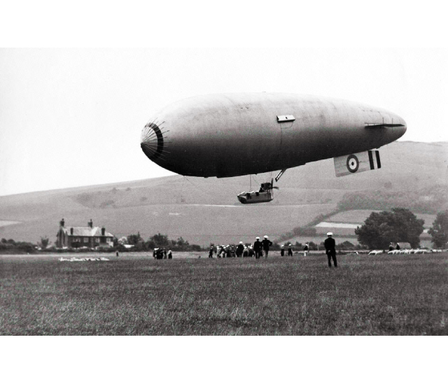 Lower Willingdon airship.jpg