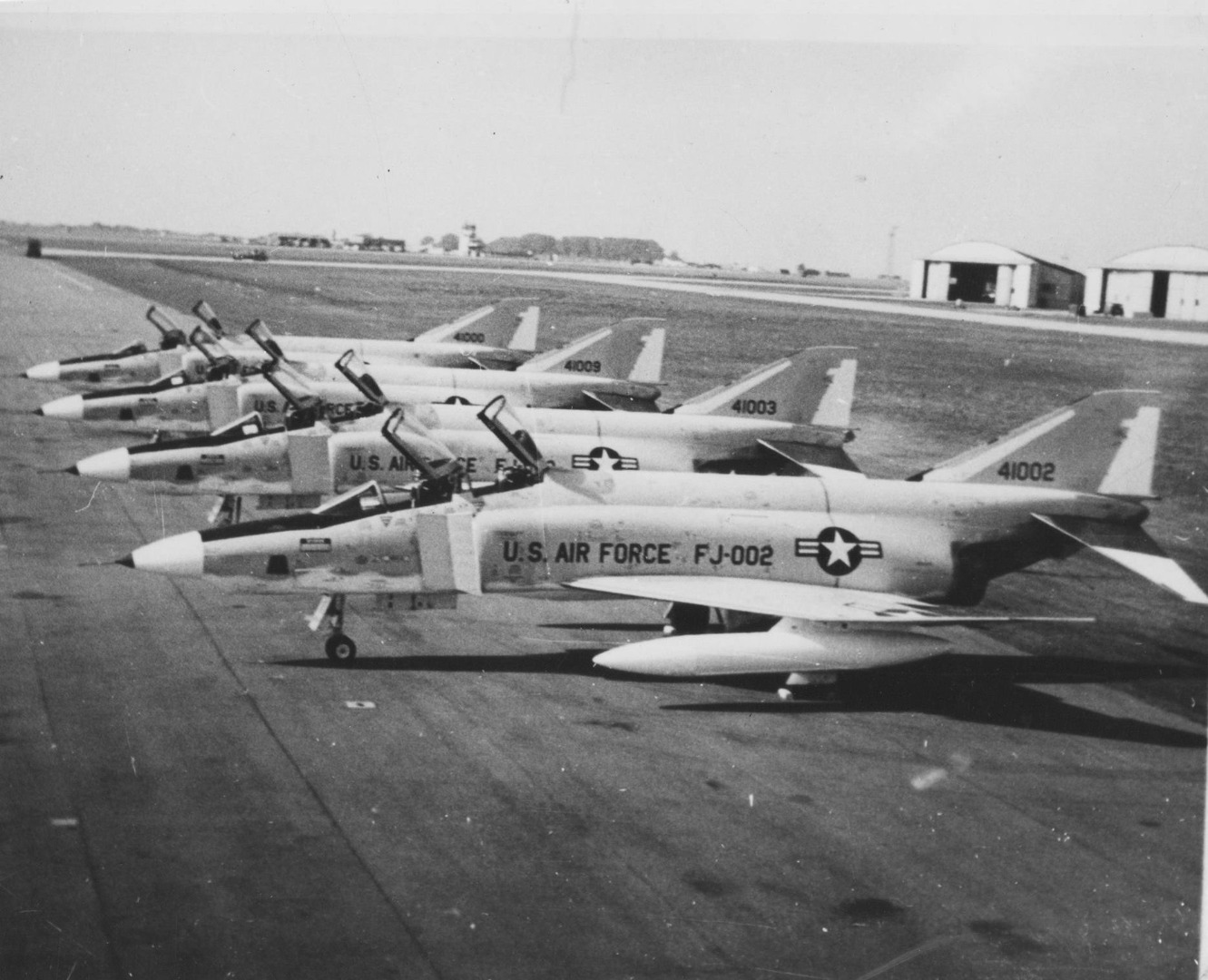 011RF-4Cw_arrive_at_Alconbury_1966.jpg