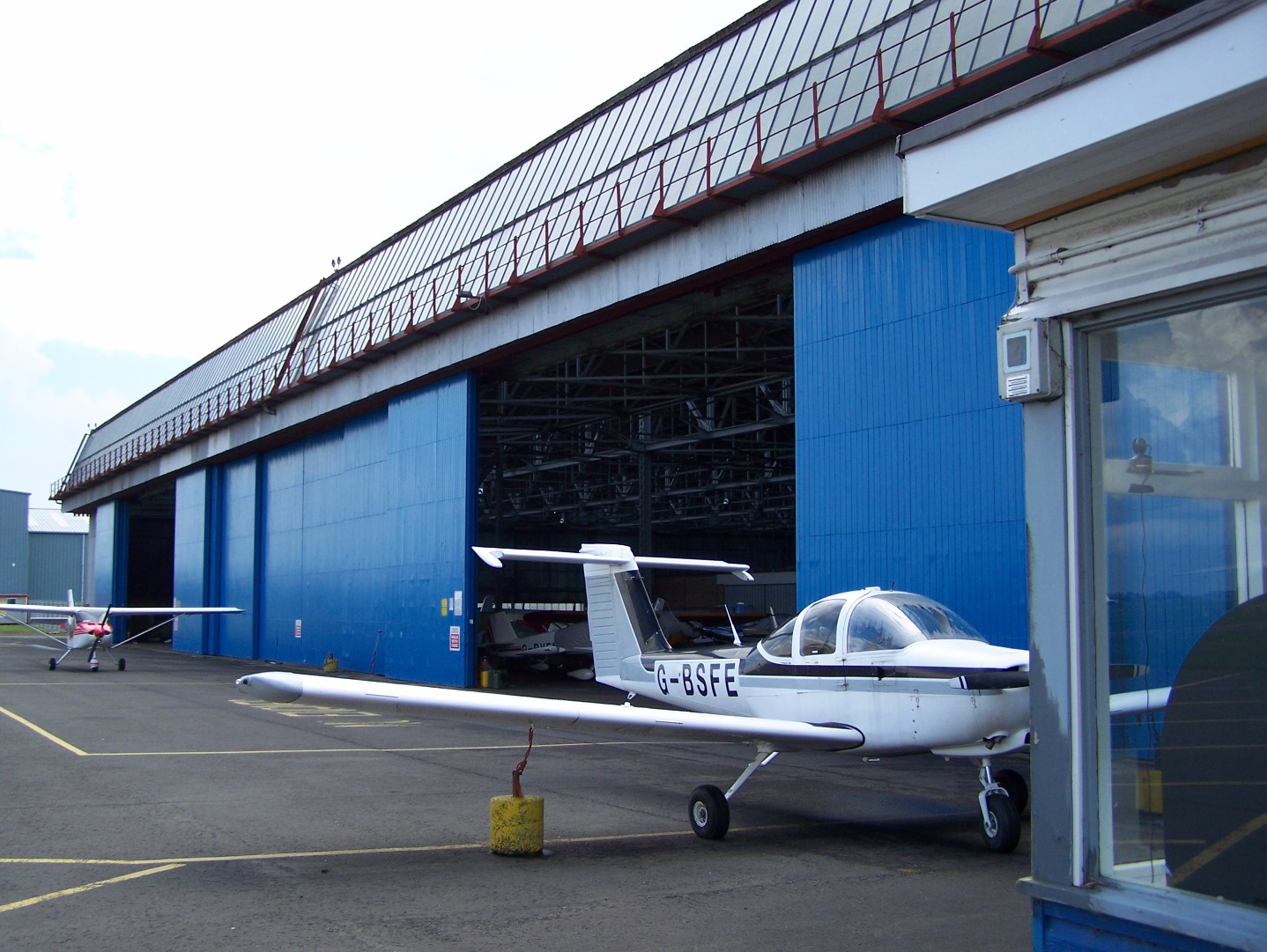 015Exterior of main hangar (29:05:2008).JPG