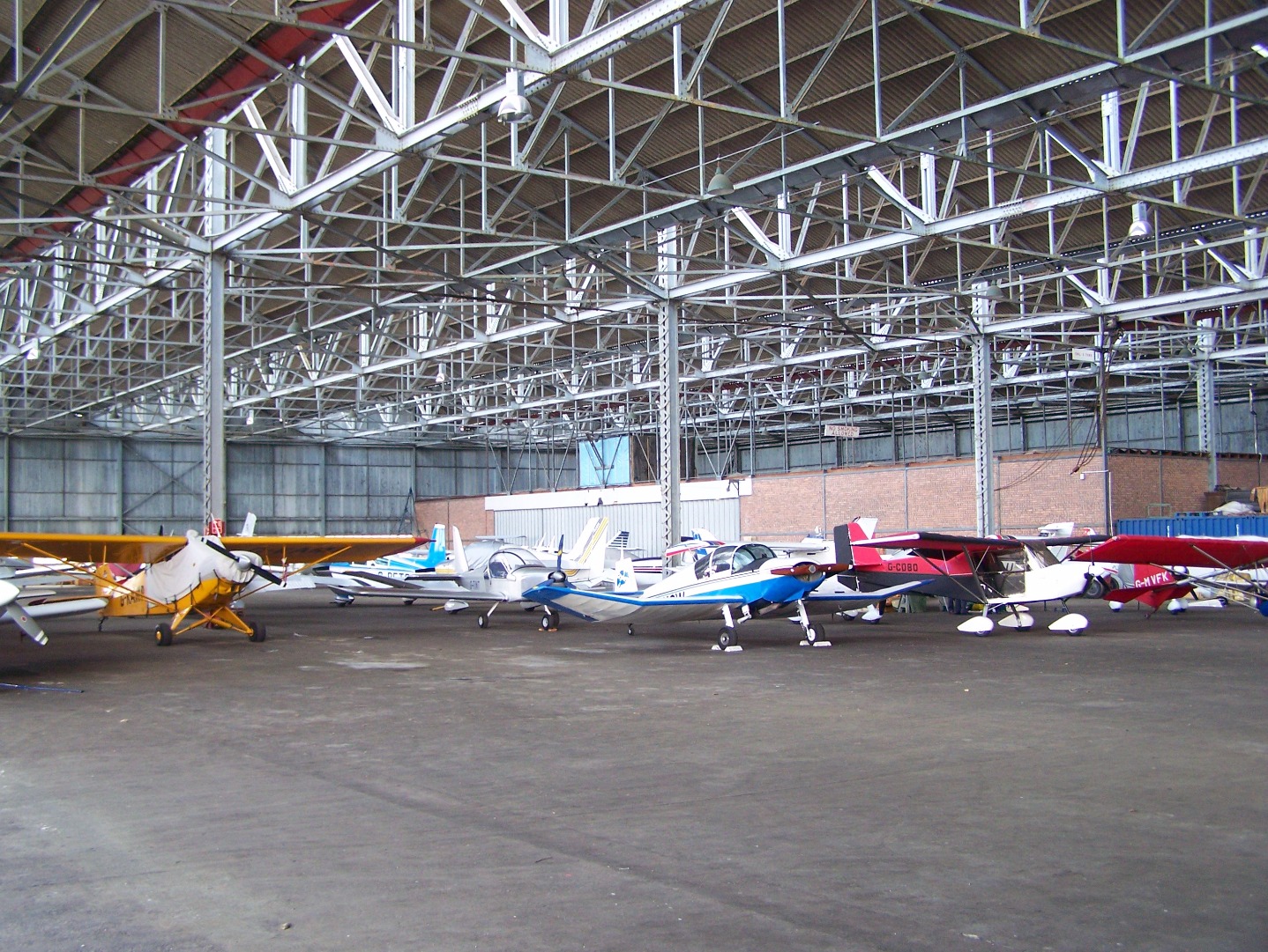 014Interior of main hangar (29:05:2008).JPG