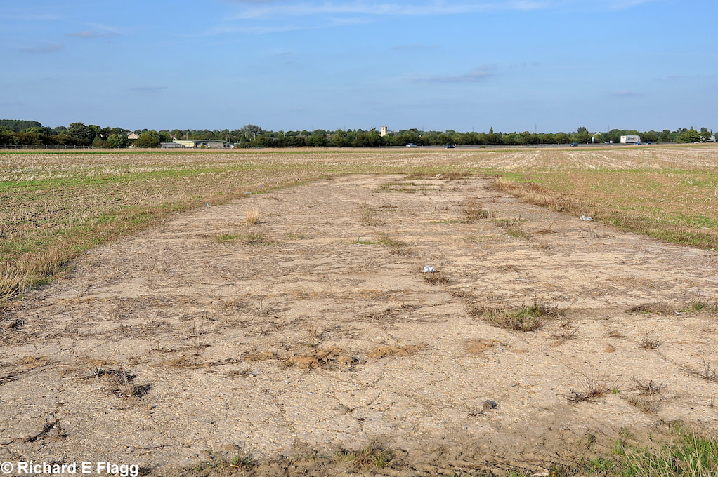 001Taxiway at the north east corner of the airfield. Looking west from Little Wilbraham Road - 16 August 2009.png