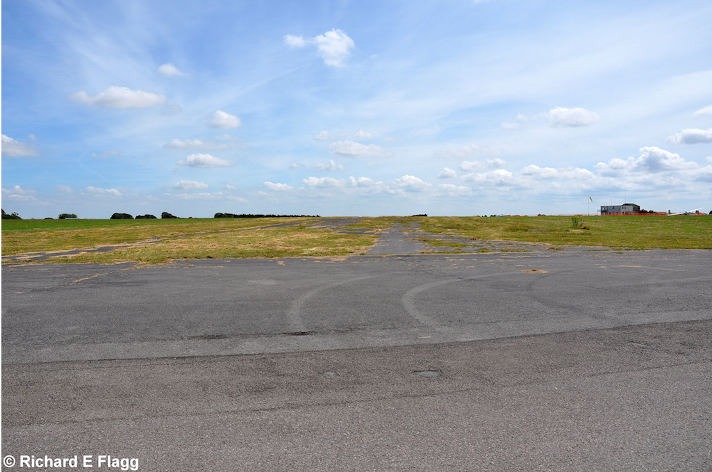 008Runway 16:34. Looking south east from the runway 16 threshold - 17 July 2014.png